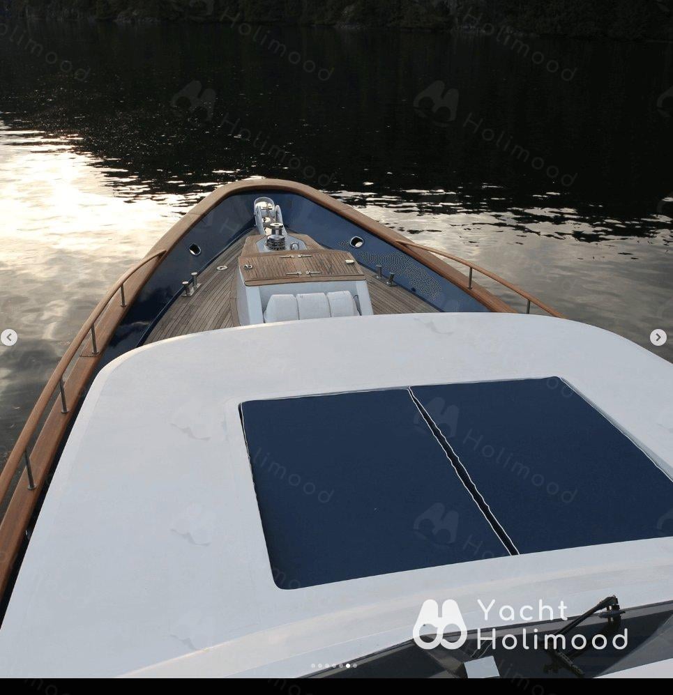 4 Hour Yacht Charter thumbnail 2