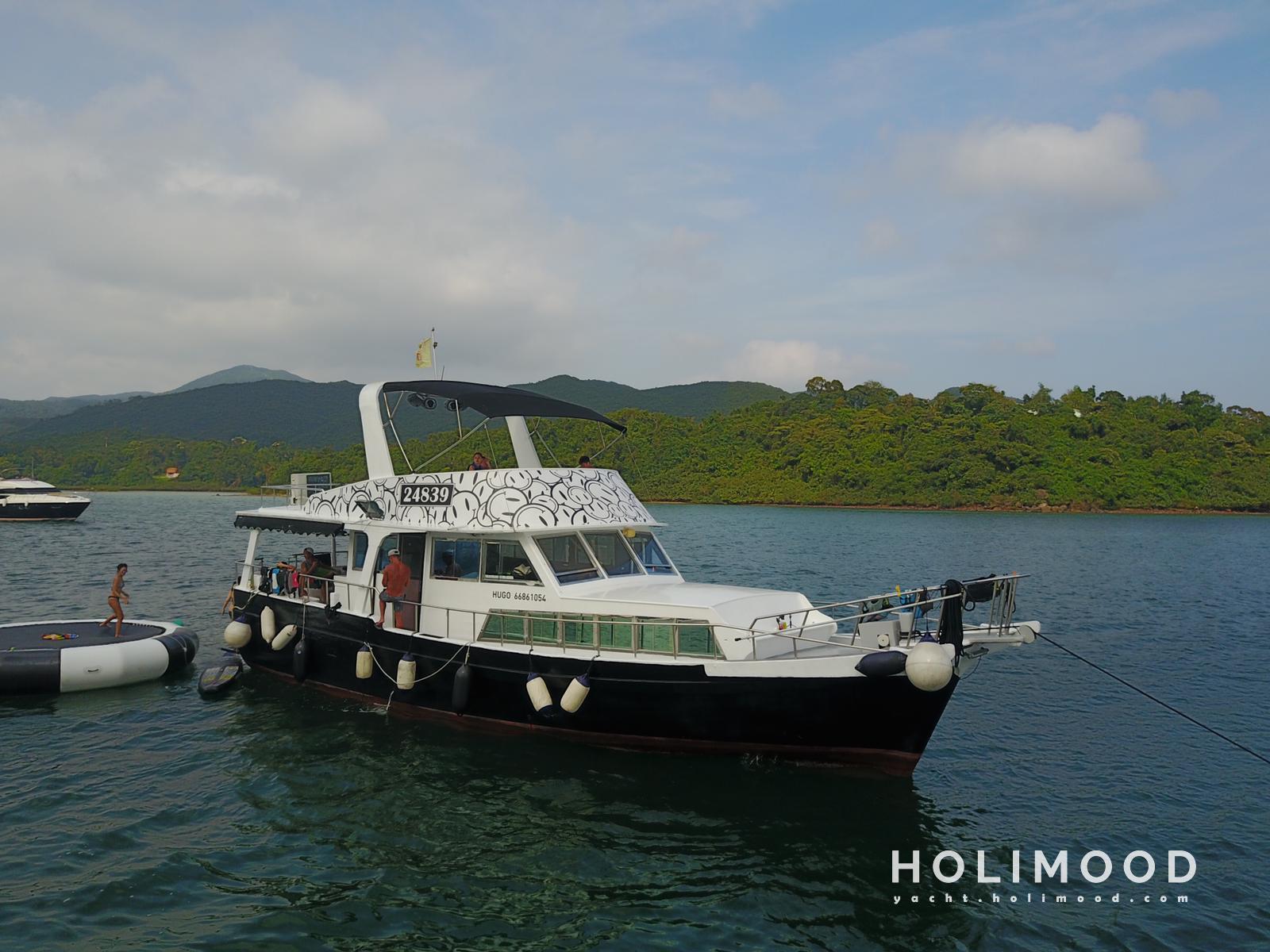 HG01 Sai Kung All-inclusive Boat Trip (Free lunch, Crab Congee, Professional Wakeboard and latest water toys) 1